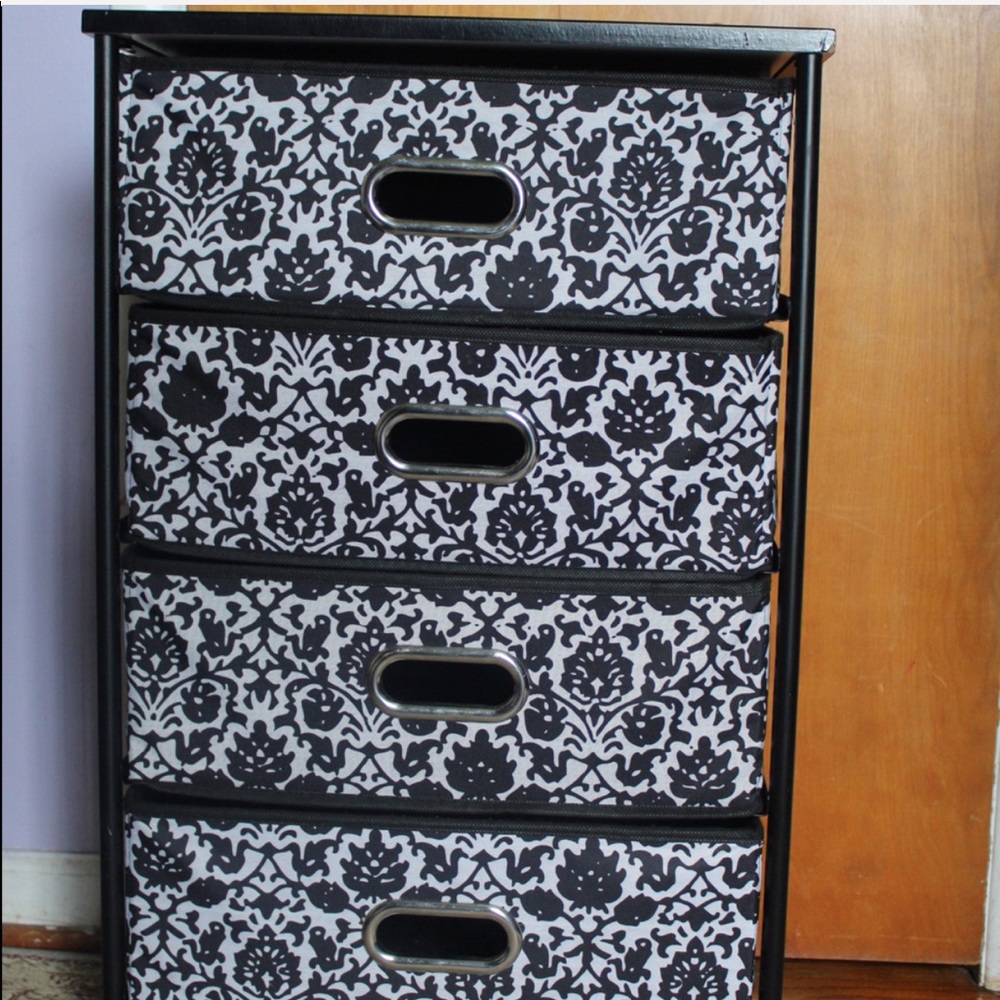 Cubbies Beauty organizer